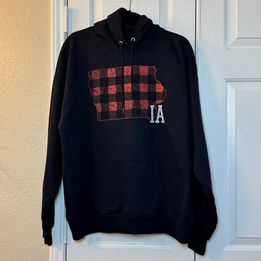 Buffalo Plaid Iowa Black Hooded Pullover Sweatshirt, Unisex Sz XL Hanes EcoSmart